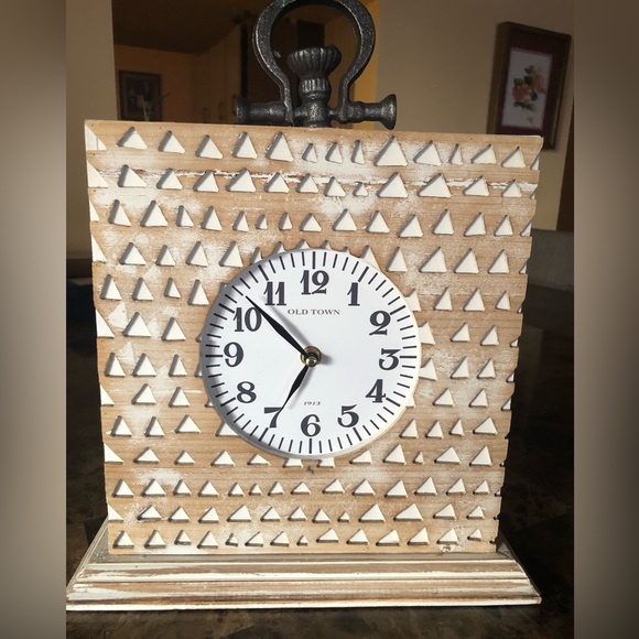 VINTAGE DESK/ SHELF/MANTLE WOOD CLOCK BY OLD TOWN, 1913 - Picture 4 of 5